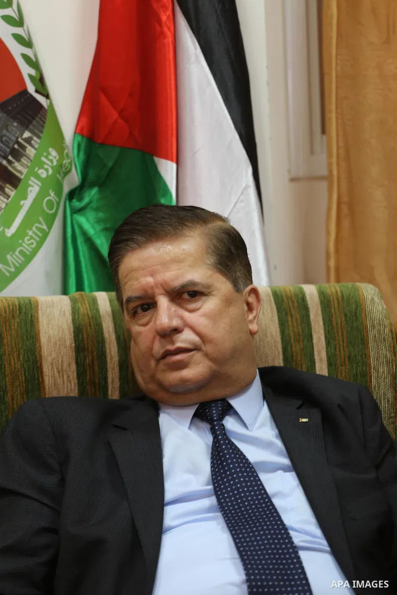 Palestinian minister of health Jawad Awwad, visits Al-Shifa hospital in Gaza City's on October 5, 2017. For three days it was all smiles as the Palestinian prime minister held talks in Gaza with Hamas but as the symbolic...
