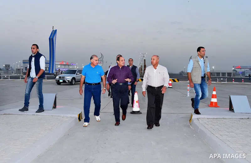 Egyptian President Abdel Fattah al-Sisi inspects projects of new roads, in Cairo, Egypt, on October 7, 2017. Photo by Egyptian President Office