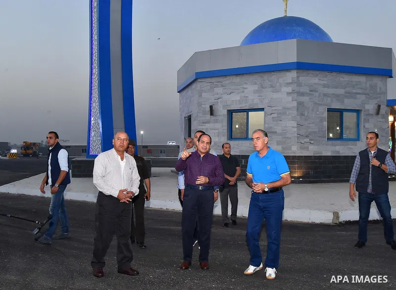 Egyptian President Abdel Fattah al-Sisi inspects projects of new roads, in Cairo, Egypt, on October 7, 2017. Photo by Egyptian President Office