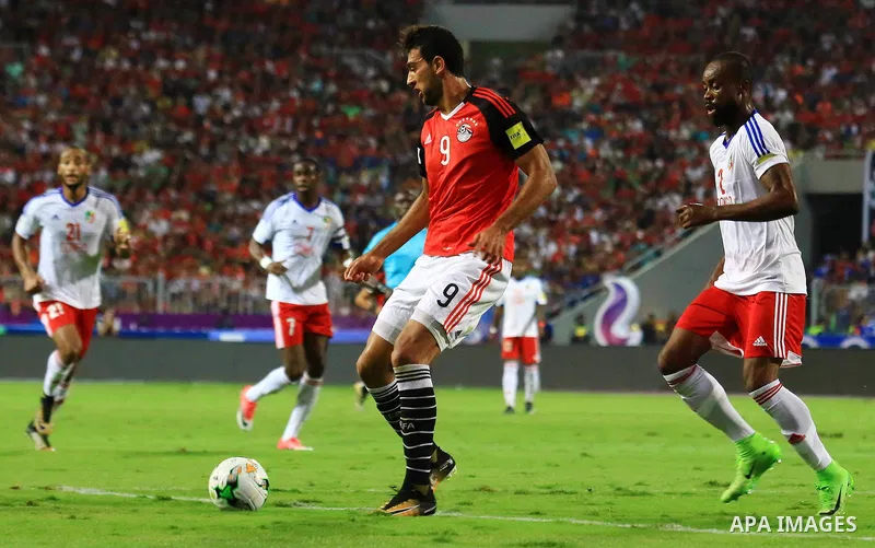 Egyptian players and Congo's players compete during their World Cup 2018 Africa qualifying match between Egypt and Congo at the Borg el-Arab stadium in Alexandria on October 8, 2017. Photo by Amr Sayed