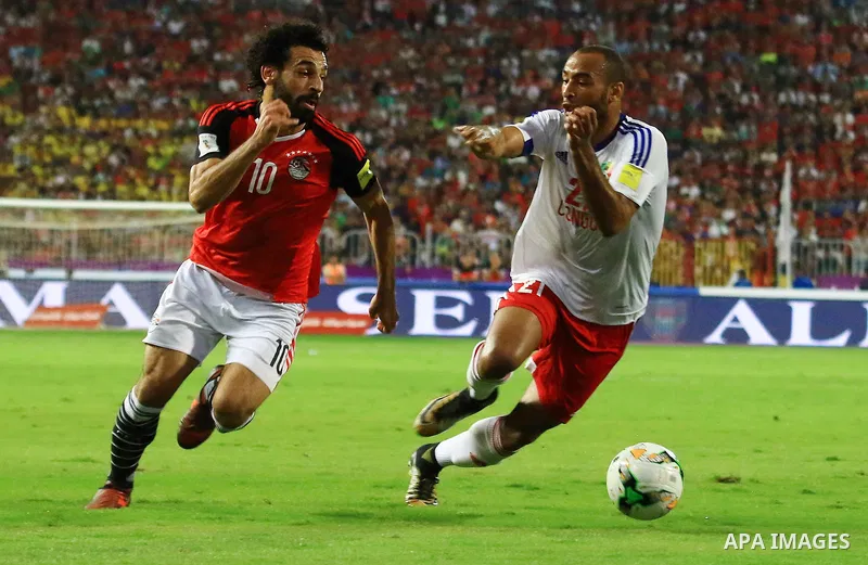 Egyptian players and Congo's players compete during their World Cup 2018 Africa qualifying match between Egypt and Congo at the Borg el-Arab stadium in Alexandria on October 8, 2017. Photo by Amr Sayed