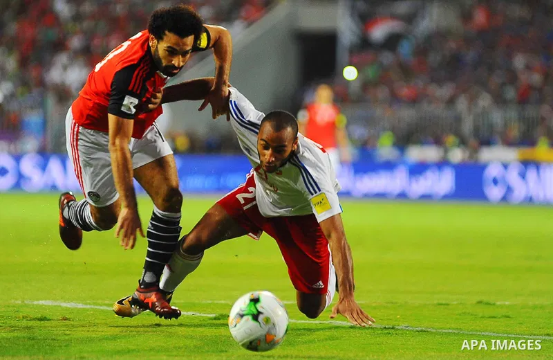 Egyptian players and Congo's players compete during their World Cup 2018 Africa qualifying match between Egypt and Congo at the Borg el-Arab stadium in Alexandria on October 8, 2017. Photo by Amr Sayed
