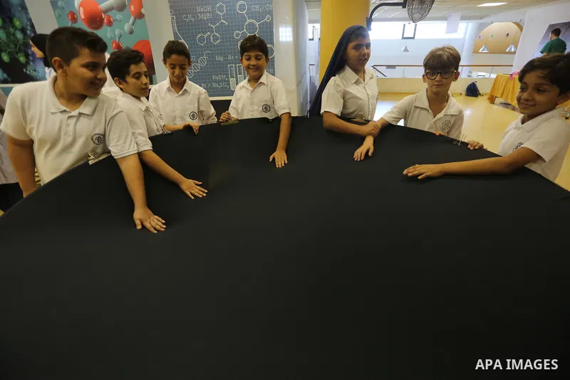 Palestinian students take part in a festival of the Science Days Palestine, at al Qattan Center in Gaza city on October 17, 2017. Photo by Mohammed Asad