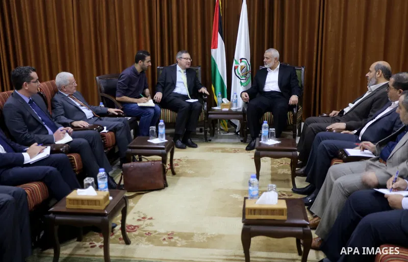 Hamas Chief Ismail Haniyeh meets with Thomas Guerber the director of the Geneva Center for the Democratic Control of Armed Forces (DCAF), at his office in Gaza city on October 19, 2017. Photo by Mohammed Asad