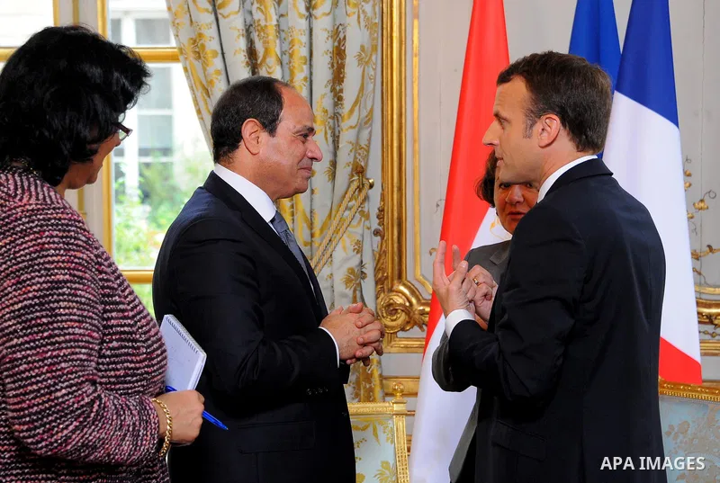 French President Emmanuel Macron meets with Egypt's President Abdel Fattah al-Sisi at the Elysee Palace, in Paris on October 24, 2017. Photo by Egyptian President Office