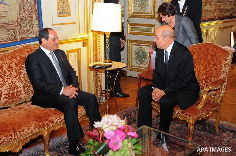 Egyptian President Abdel-Fattah el-Sissi, visits the headquarters of the French Foreign and Foreign Affairs Ministry, in Paris on October 24, 2017. Photo by Egyptian President Office