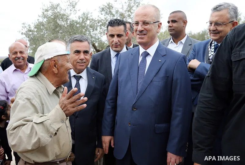 Palestinian Prime Minister Rami Hamdallah opens several projects in the West Bank city of Tulkarem, on October 28, 2017. Photo by Prime Minister Office