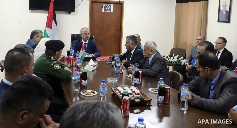 Palestinian Prime Minister Rami Hamdallah opens several projects in the West Bank city of Tulkarem, on October 28, 2017. Photo by Prime Minister Office