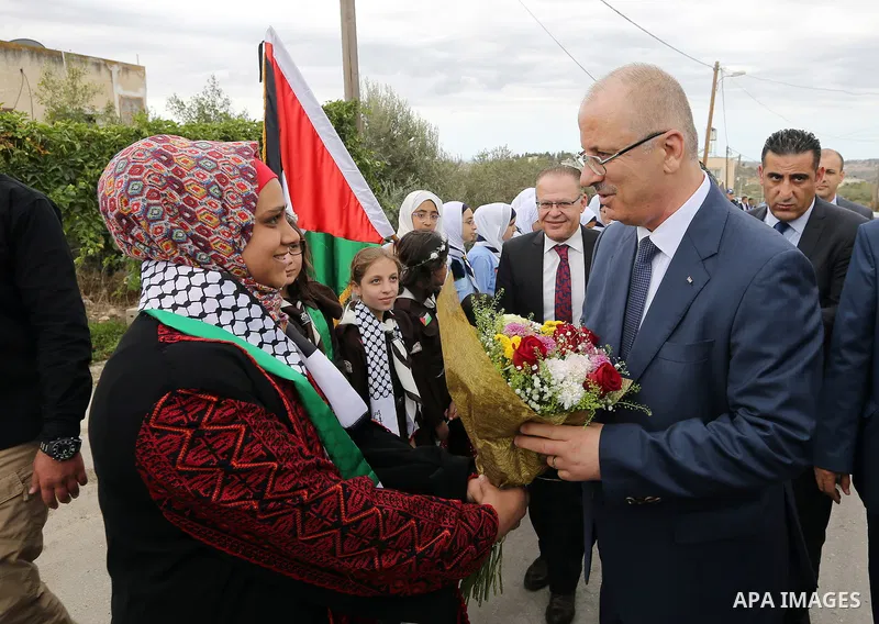 Palestinian Prime Minister Rami Hamdallah opens several projects in the West Bank city of Tulkarem, on October 28, 2017. Photo by Prime Minister Office