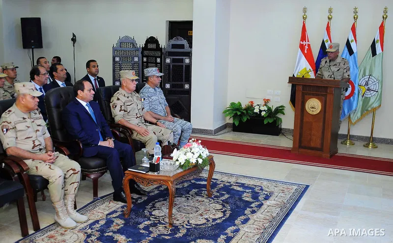 Egyptian President Abdel Fattah al-Sisi inspects 19th Infantry Division in Third Field Army in Suez, Egypt, on October 29, 2017. Photo by Egyptian President Office