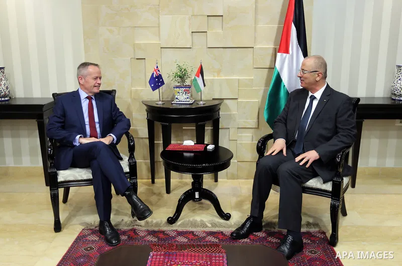 Palestinian Prime Minister Rami Hamdallah meets with Australian opposition leader Bill Shorten in the West Bank city of Ramallah on October 30, 2017. Photo by Prime Minister Office