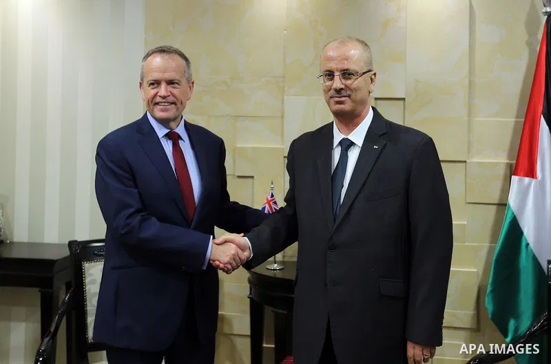 Palestinian Prime Minister Rami Hamdallah meets with Australian opposition leader Bill Shorten in the West Bank city of Ramallah on October 30, 2017. Photo by Prime Minister Office