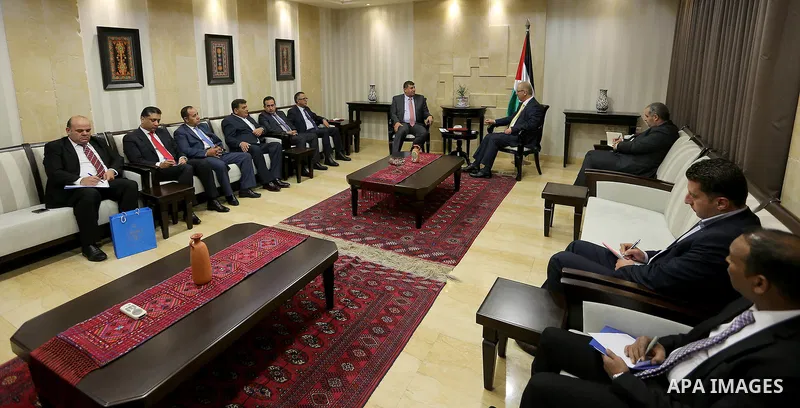 Palestinian Prime Minister Rami Hamdallah meets with Jordanian parliamentary delegation, at his office, in the West Bank city of Ramallah on October 31, 2017. Photo by Prime Minister Office