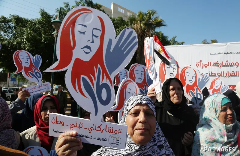 Palestinians take part in a rally to support of the Palestinian reconciliation, in Gaza city, on November 26, 2017. Photo by Ashraf Amra