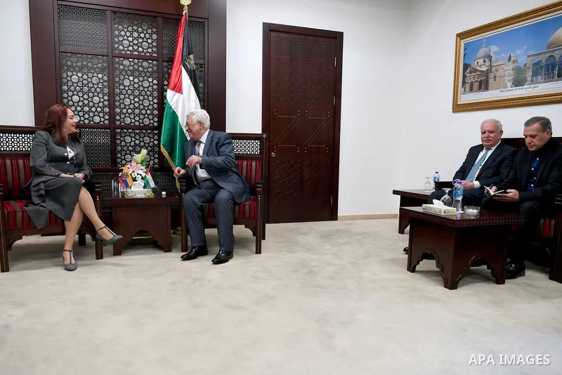 Palestinian President Mahmoud Abbas meets with Ecuadorian Foreign Affairs Minister Maria Fernanda Espinoza at his headquarters in the West Bank city of Ramallah on November 26, 2017. Photo by Osama Falah