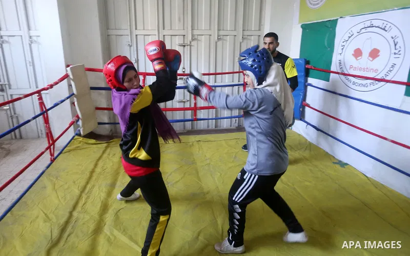 Palestinian women take part in Boxing training during the first founding course of women boxing in Gaza City on November 26, 2017. Photo by Atia Darwish