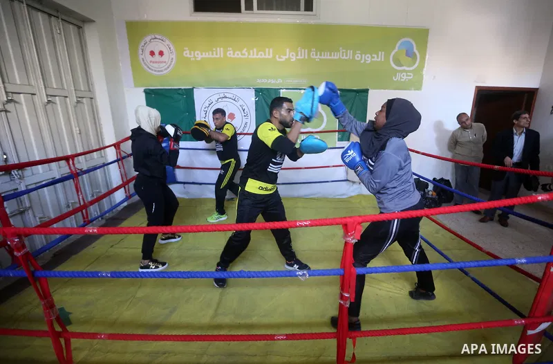 Palestinian women take part in Boxing training during the first founding course of women boxing in Gaza City on November 26, 2017. Photo by Atia Darwish