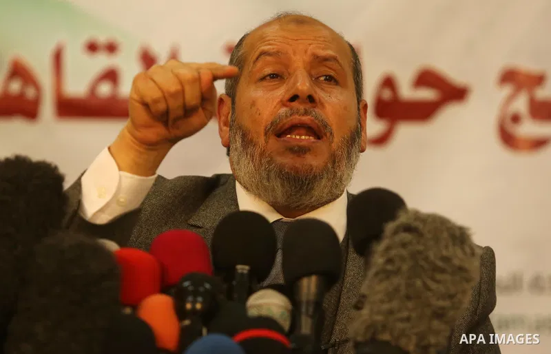 Senior Hamas leader Khalil al-Hayah speaks during a press conference in Gaza city on November 27, 2017. Photo by Ashraf Amra