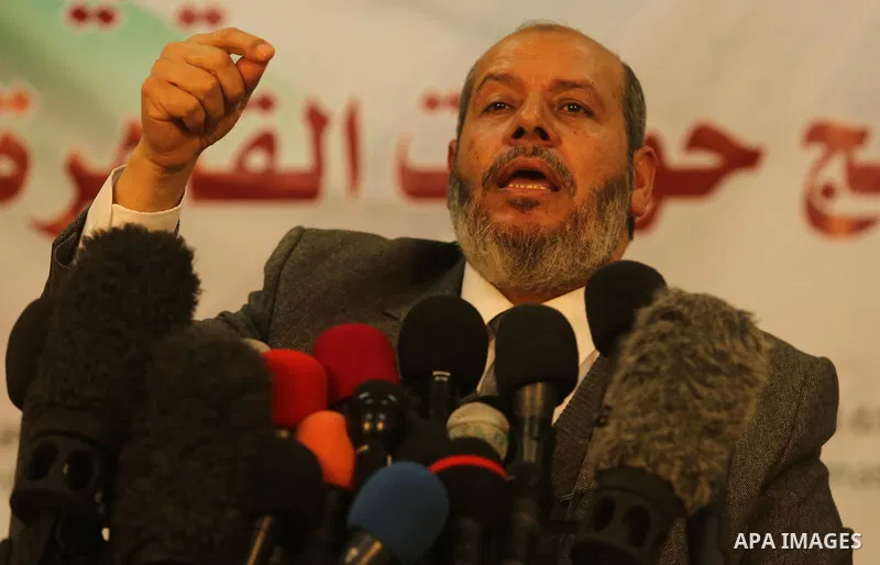Senior Hamas leader Khalil al-Hayah speaks during a press conference in Gaza city on November 27, 2017. Photo by Ashraf Amra