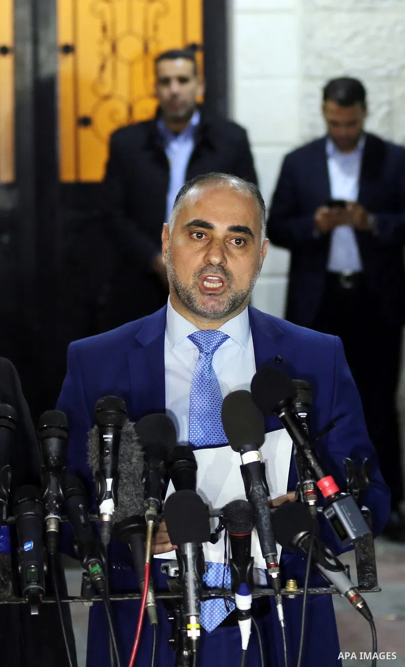 Fatah spokesperson and vice chairman of the Fatah Revolutionary Council, Fayez Abu Eita, speaks during a press conference, in Gaza city on November 29, 2017. Photo by Yasser Qudih