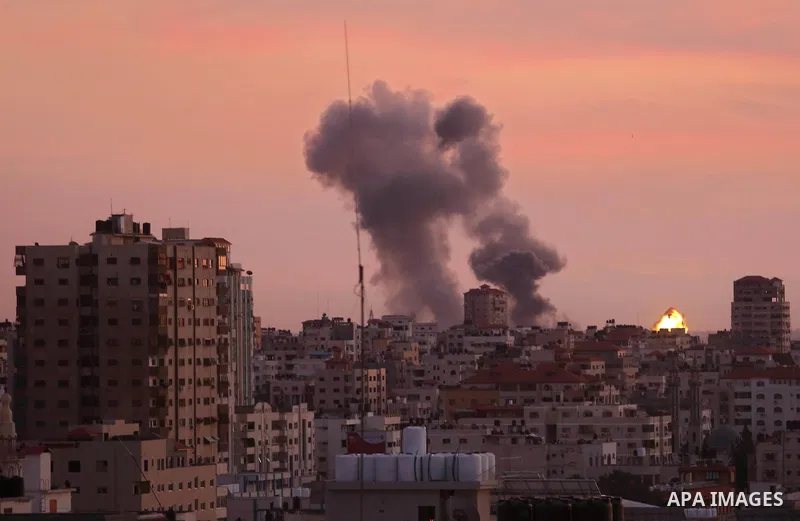 Smoke rises after war crafts belonging to Israeli army carried out airstrikes over Gaza City, Gaza on November 30, 2017. Photo by Ashraf Amra