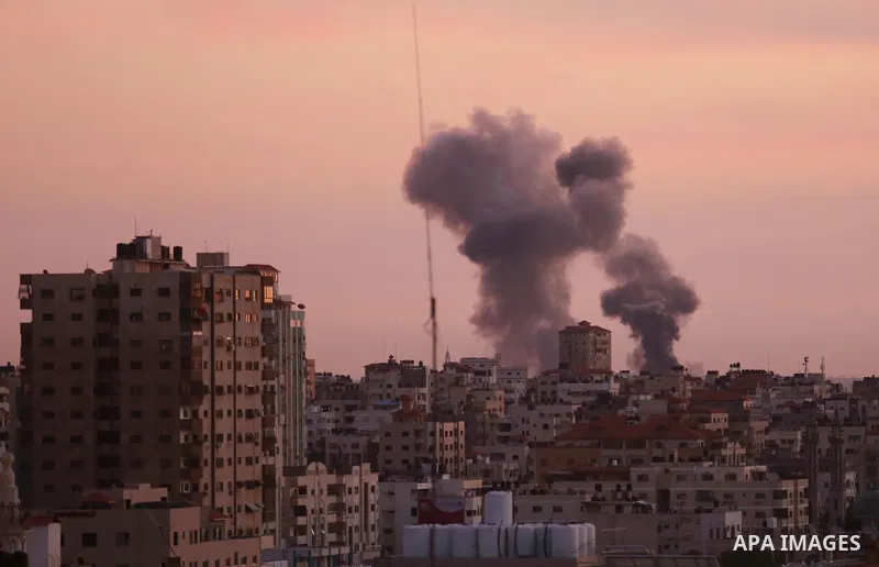 Smoke rises after war crafts belonging to Israeli army carried out airstrikes over Gaza City, Gaza on November 30, 2017. Photo by Ashraf Amra