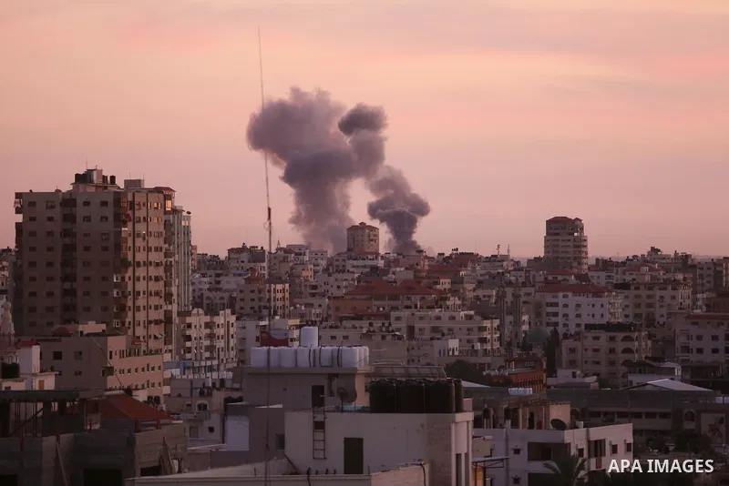 Smoke rises after war crafts belonging to Israeli army carried out airstrikes over Gaza City, Gaza on November 30, 2017. Photo by Ashraf Amra