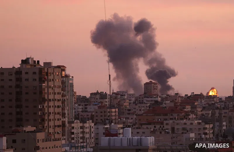 Smoke rises after war crafts belonging to Israeli army carried out airstrikes over Gaza City, Gaza on November 30, 2017. Photo by Ashraf Amra