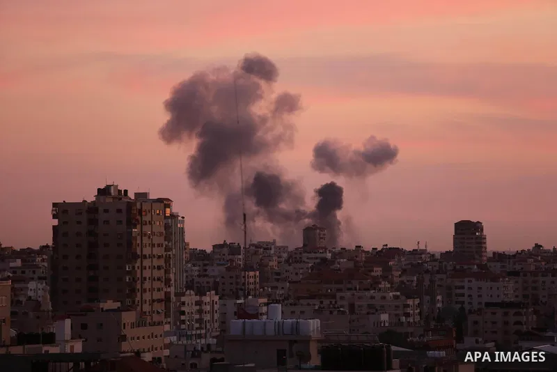 Smoke rises after war crafts belonging to Israeli army carried out airstrikes over Gaza City, Gaza on November 30, 2017. Photo by Ashraf Amra