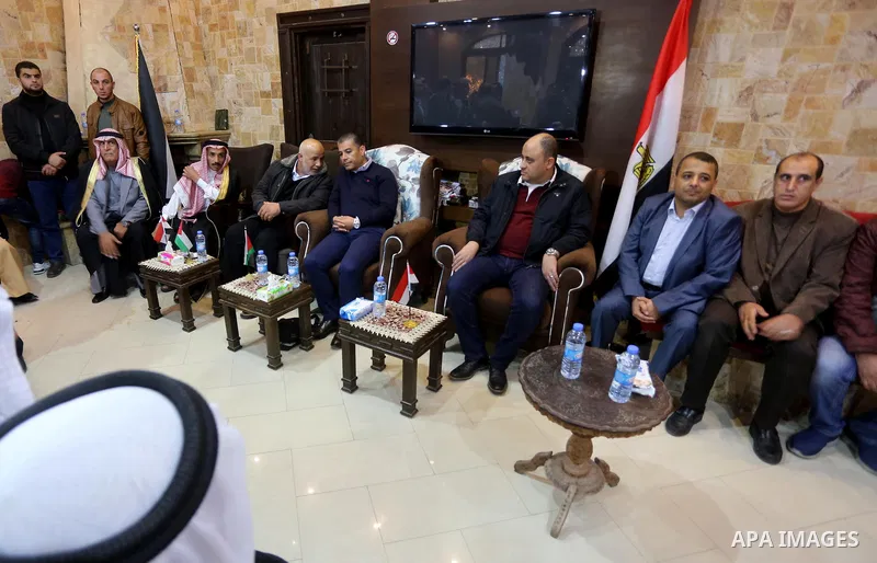 Heads of Palestinian families meets with a delegation from Egypt’s General Intelligence in Gaza city on December 1, 2017. Photo by Mohammed Asad