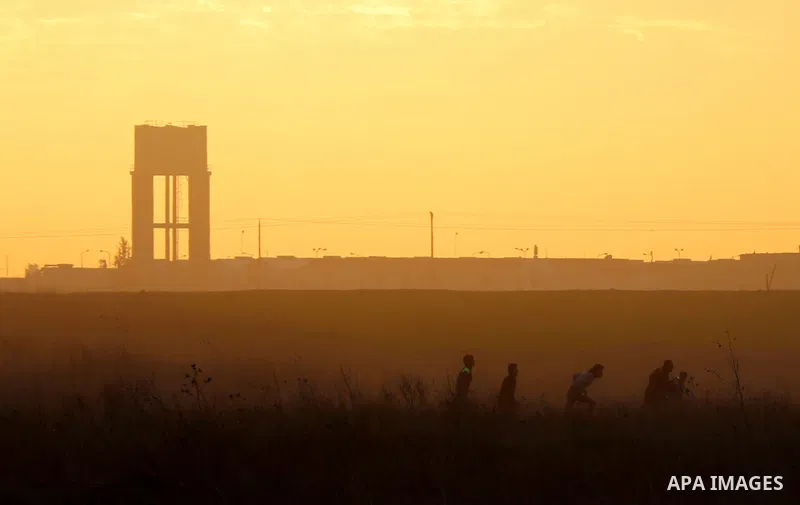 Palestinian protesters clash with Israeli secrity forces near the border fence with Israel, east of Gaza City on December 11, 2017 as demonstrations continue to flare in the Middle East and elsewhere over US President Do...