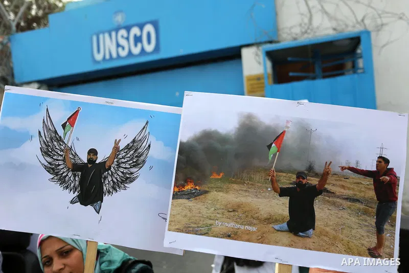 Disabled Palestinians take part in a protest against the killing of Ibraheem Abu Thuraya in front of the headquarter United Nation "UNESCO", in Gaza City, on December 21, 2017. Abu Thuraya, who was shot dead by Israeli s...