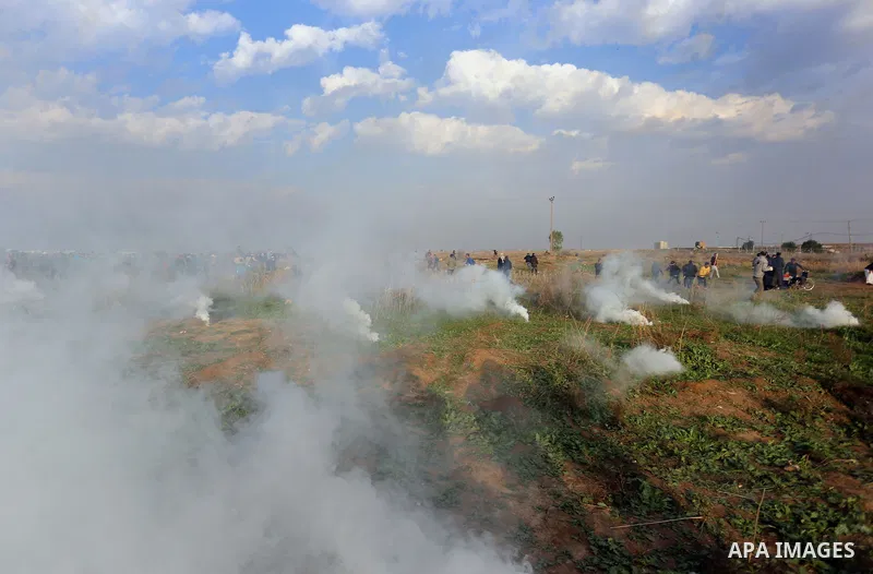 Palestinian protesters clash with Israeli security forces near the Israel-Gaza border east of Gaza City on December 29, 2017, as demonstrations continue over the US president's controversial recognition of Jerusalem as I...