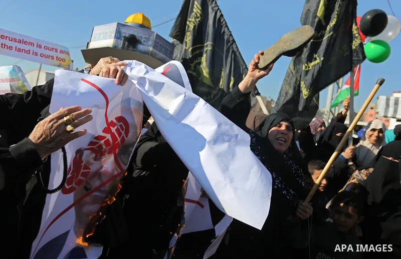 Palestinian supporters of Islamic Jihad movement take part during a protest against U.S. President Donald Trump's decision to recognise Jerusalem as the capital of Israel, in Gaza city on January 8, 2018. Photo by Ashraf...