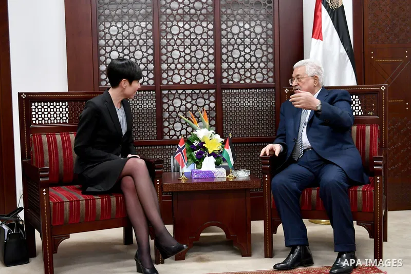 Palestinian President Mahmoud Abbas meets with Norwegian Foreign Minister Anne-Marie Eriksen in the West bank city of Ramallah on January 8, 2018. Photo by Osama Falah