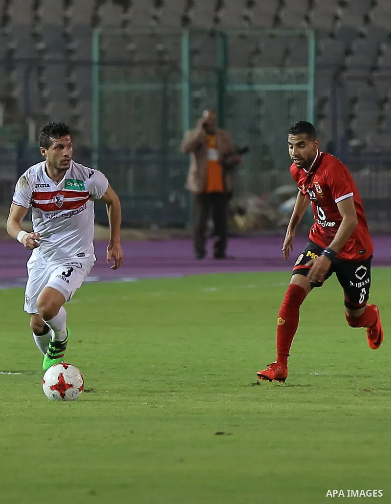 Egypt's al-Ahly and Zamalek players compete during the the Egyptian Premier League football match at the Cairo Stadium in the Egyptian capital on January 8, 2018. Photo by Amr Sayed