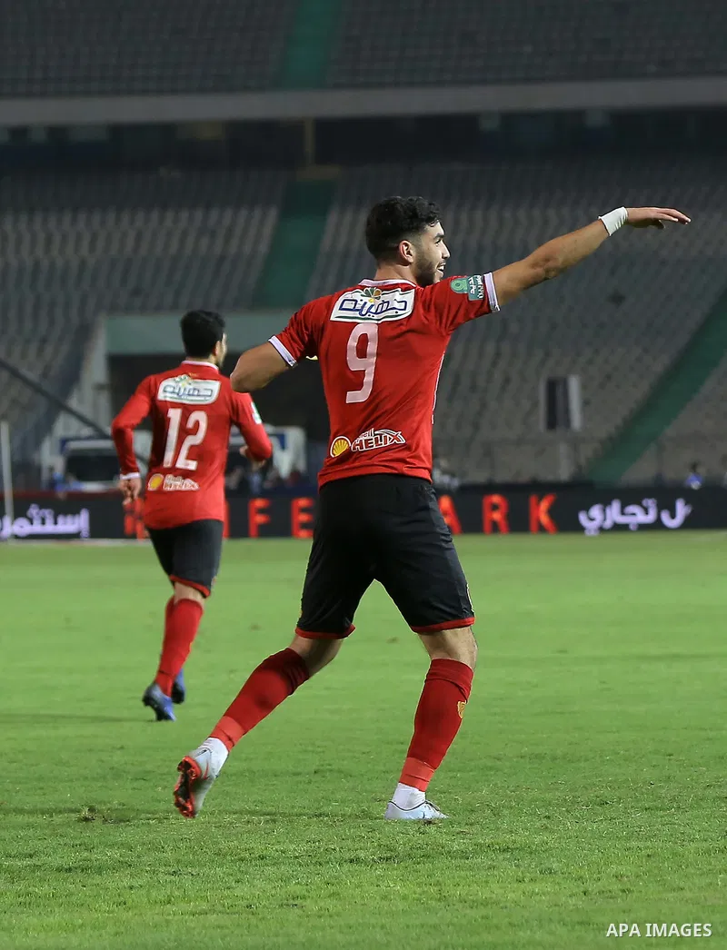 Egypt's al-Ahly and Zamalek players compete during the the Egyptian Premier League football match at the Cairo Stadium in the Egyptian capital on January 8, 2018. Photo by Amr Sayed