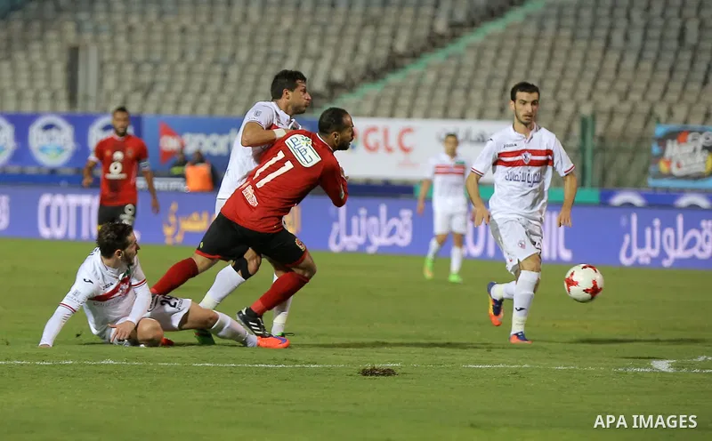 Egypt's al-Ahly and Zamalek players compete during the the Egyptian Premier League football match at the Cairo Stadium in the Egyptian capital on January 8, 2018. Photo by Amr Sayed