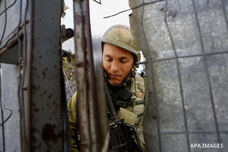 Israeli security forces patrol in the Old town in the West Bank city of Hebron on January 14, 2018. Photo by Wisam Hashlamoun