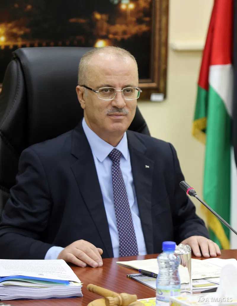 Palestinian Prime Minister, Rami Hamdallah, chairs a meeting of of council of Ministers, in the West Bank city of Ramallah, on January 16, 2018. Photo by Prime Minister Office