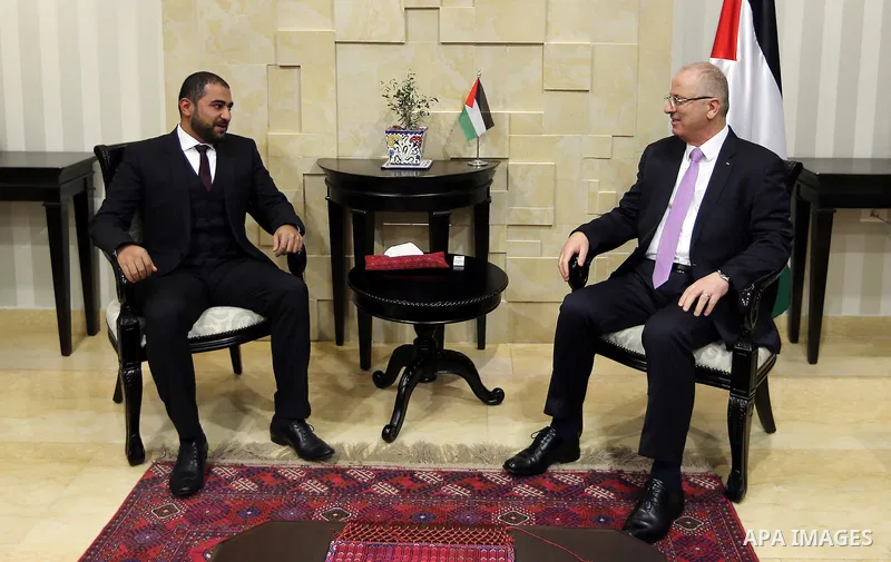 Palestinian Prime Minister, Rami Hamdallah, meets with Head of Al Suwaiq Club of Oman Fares Bin Fatik Al Said, in the West Bank city of Ramallah, on January 23, 2018. Photo by Prime Minister Office