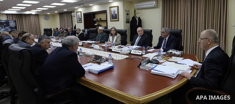 Palestinian Prime Minister, Rami Hamdallah, chairs a meeting of of council of Ministers, in the West Bank city of Ramallah, on January 23, 2018. Photo by Prime Minister Office