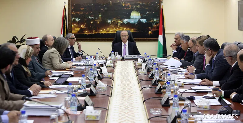 Palestinian Prime Minister, Rami Hamdallah, chairs a meeting of of council of Ministers, in the West Bank city of Ramallah, on January 23, 2018. Photo by Prime Minister Office