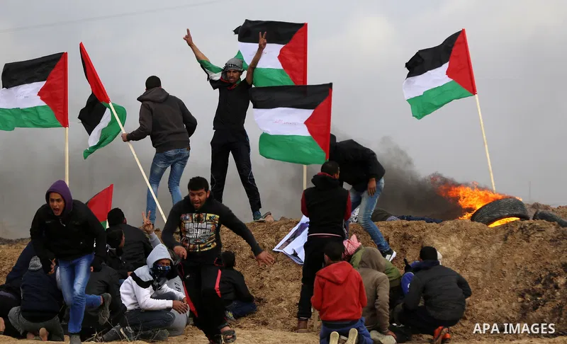 Palestinian protesters clash with Israeli security forces, as Palestinians call for 'a day of rage' against US President Donald Trump's decision to recognise Jerusalem as the capital of Israel, near the border with Israe...