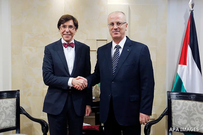 Palestinian Prime Minister Rami Hamdallah meets with President of Belgian Socialist Party (PS) Elio Di Rupo, at his office in the West Bank city of Ramallah on January 28, 2018. Photo by Prime Minister Office