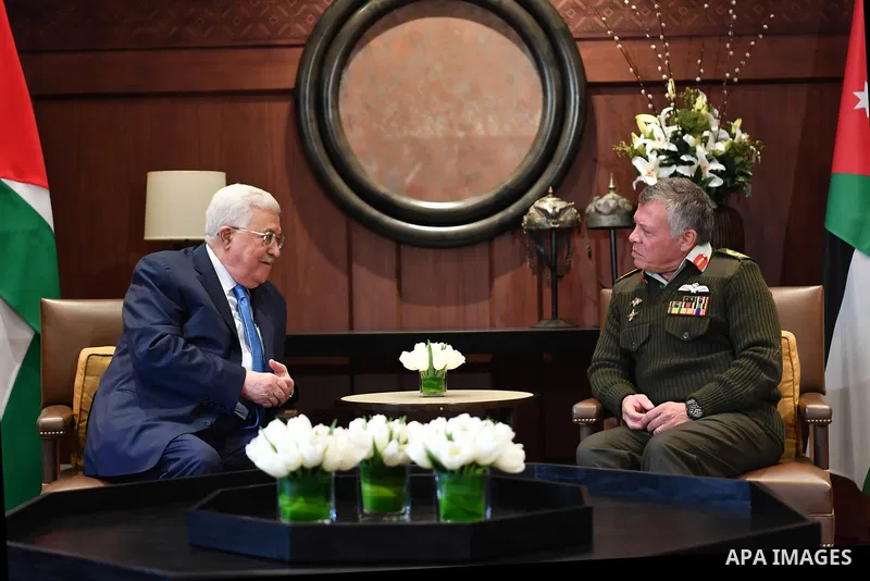 Palestinian President Mahmoud Abbas meets with Jordan's King Abdullah II in the capital Amman, on January 29, 2018. Photo by Thaer Ganaim