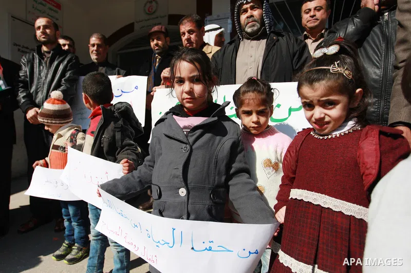 Palestinians take part in a protest against the worsening health conditions and the decade-long Israeli blockade, in Jabalia in the northern Gaza Strip on January 30, 2018. Photo by Mahmoud Ajour