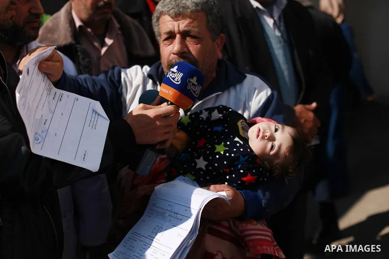 Palestinians take part in a protest against the worsening health conditions and the decade-long Israeli blockade, in Jabalia in the northern Gaza Strip on January 30, 2018. Photo by Mahmoud Ajour