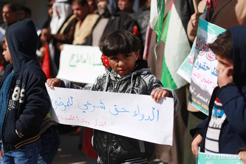 Palestinians take part in a protest against the worsening health conditions and the decade-long Israeli blockade, in Jabalia in the northern Gaza Strip on January 30, 2018. Photo by Mahmoud Ajour