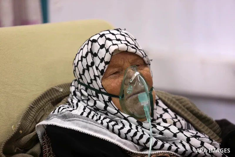 A Palestinian patient undergoes kidney dialysis at al-Shifa hospital in Gaza City on February 5, 2018. Seven medical centers in Gaza have stopped services due to lack of fuel to power generators. Ashraf al-Qidre, a spoke...